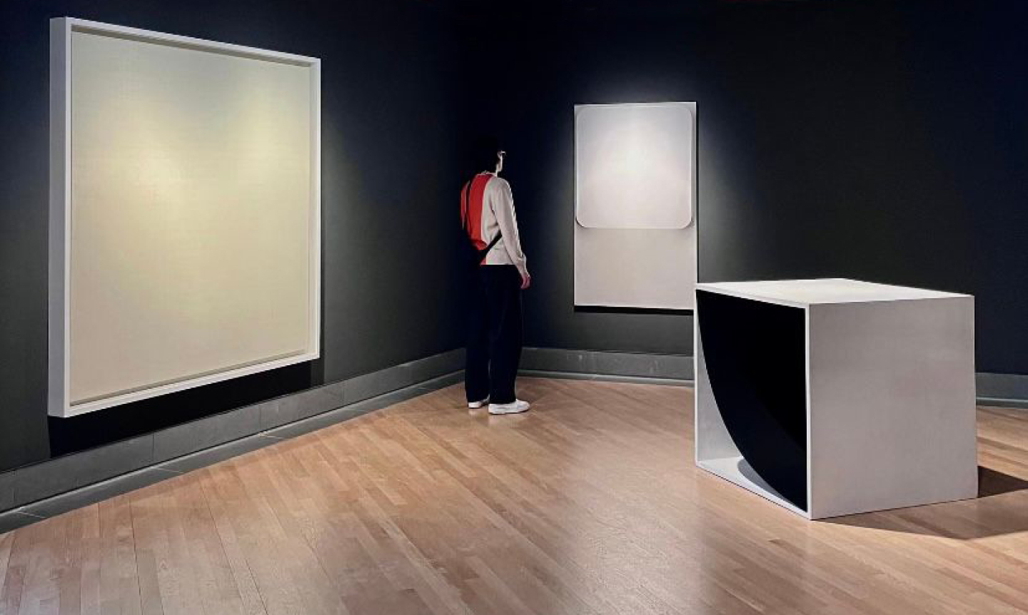 Salto nel vuoto. Arte al di là della materia